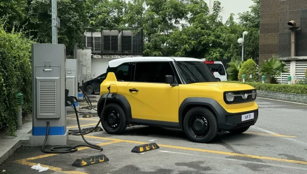 So Sánh Chi Phí Sạc Điện VinFast VF3 Với Chi Phí Đổ Xăng Xe Máy & Xe Hạng A