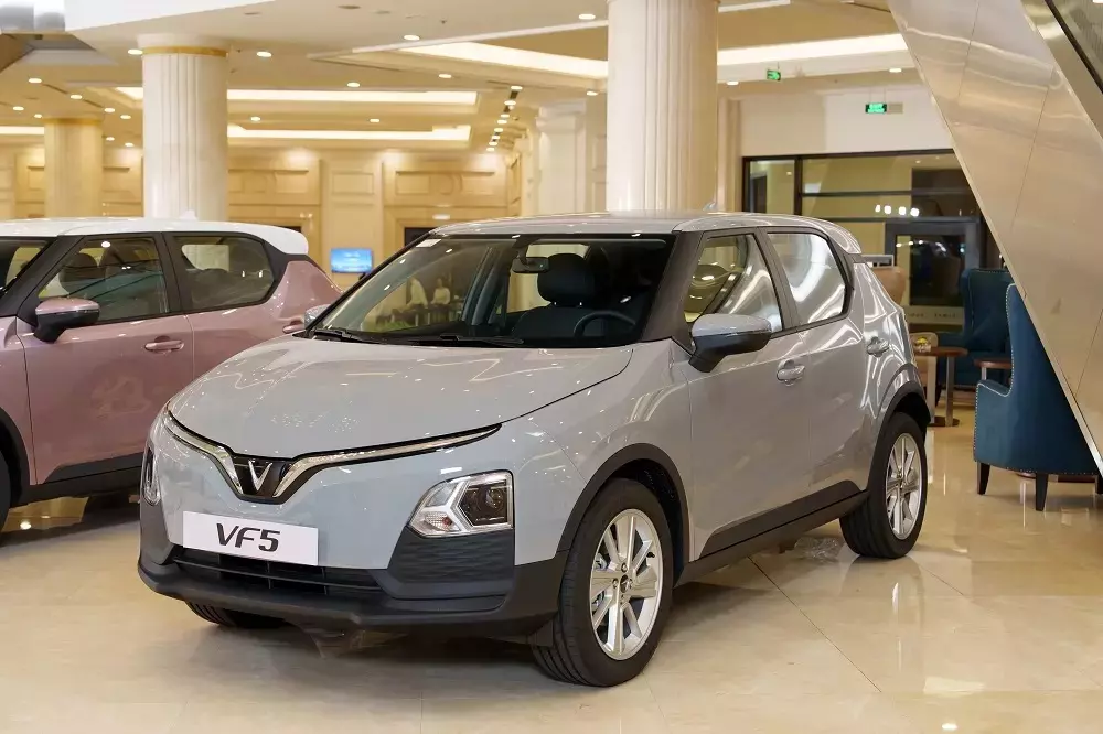 So sánh VinFast VF 5 và Toyota Raize 2026: Nên chọn xe nào tại Đà Nẵng?