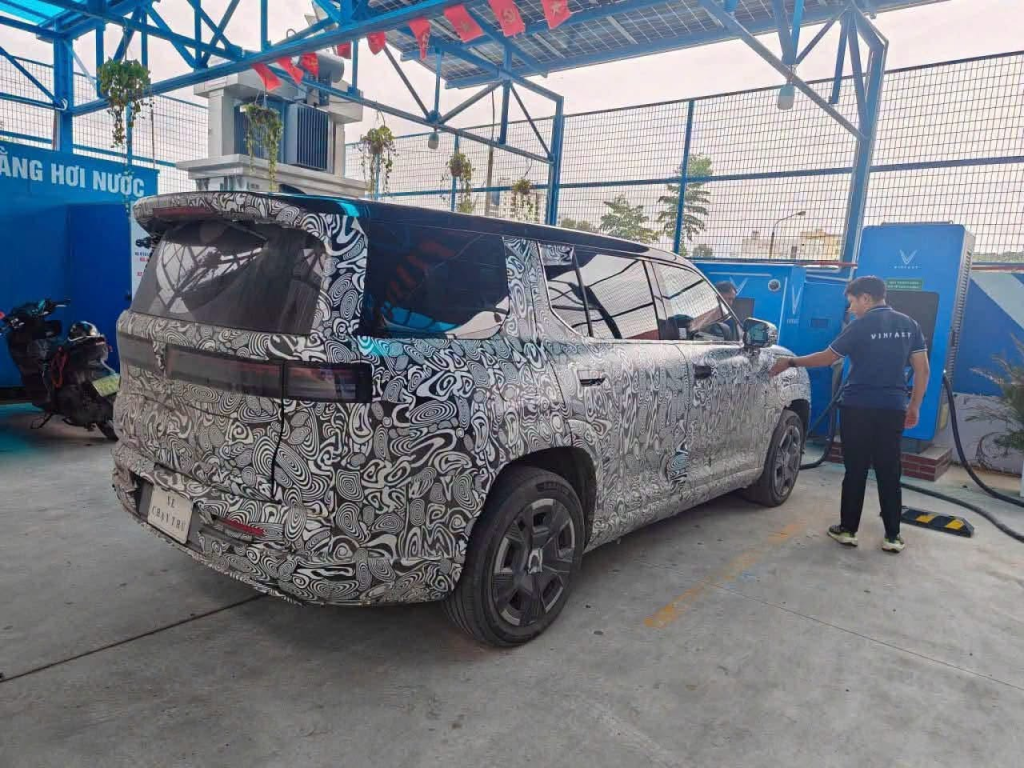 VinFast VF9 All New rò rỉ hình ảnh: SUV vuông vức, chờ ngày ra mắt