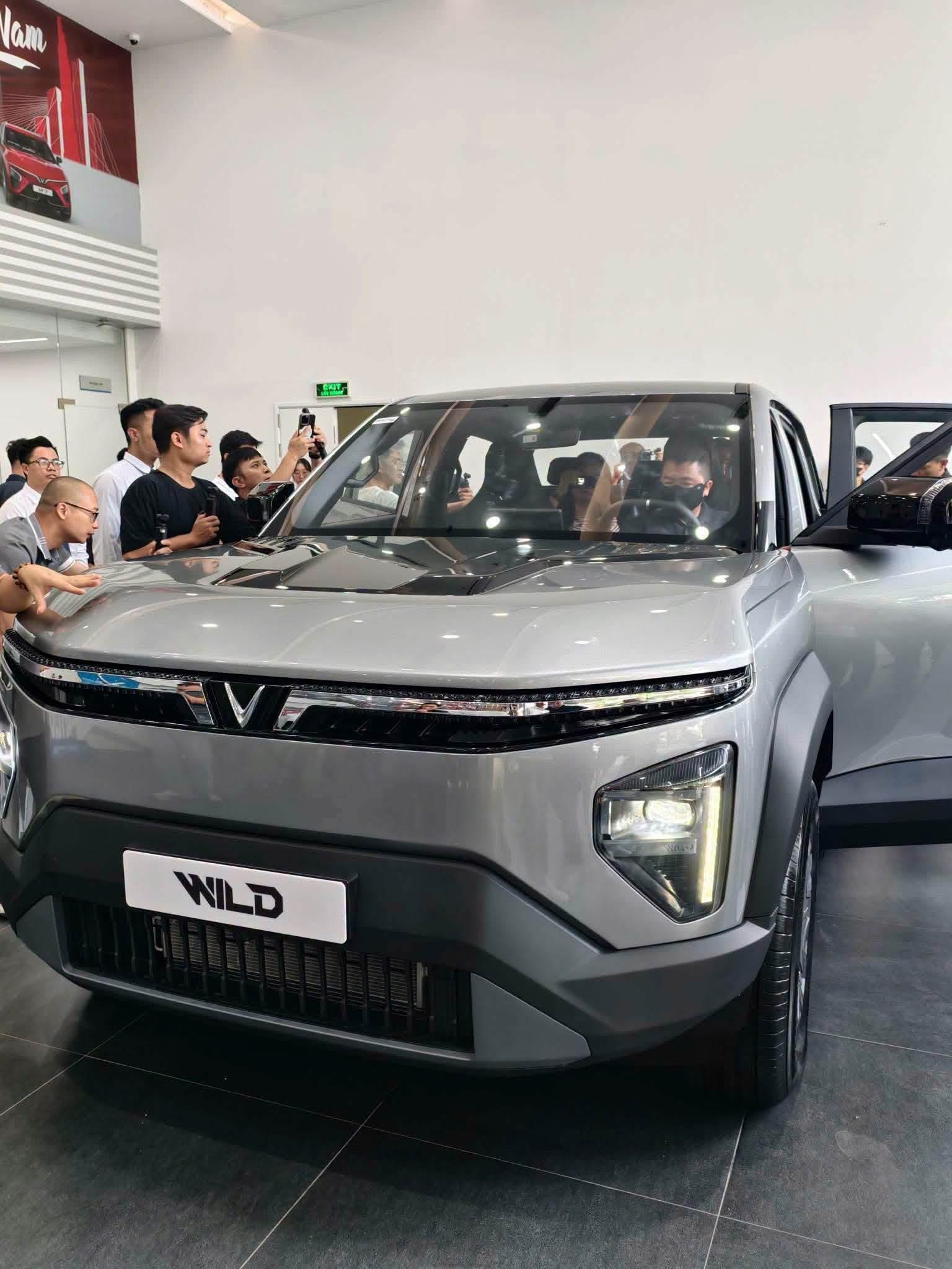Cận cảnh đầu xe VF Wild tại khu trưng bày