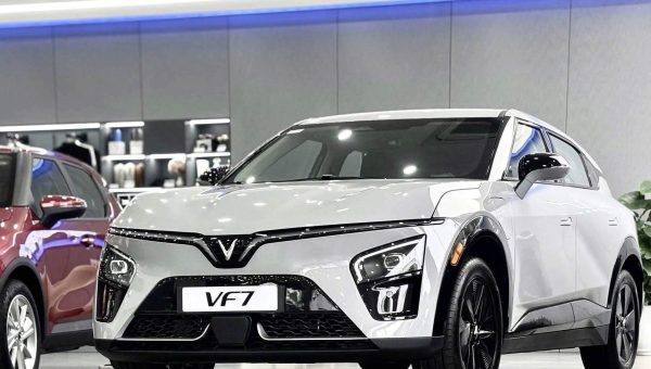 700 triệu mua xe nào? VF7, BYD Dolphin hay Mazda CX-5?